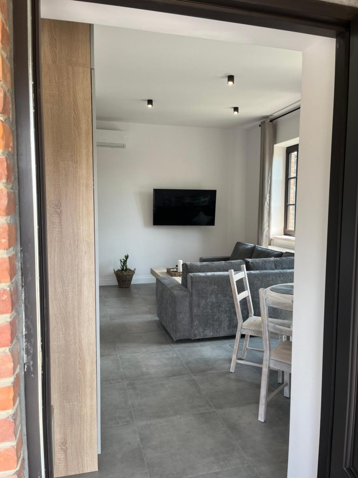 Neighbourhood Apartment Люблін Екстер'єр фото
